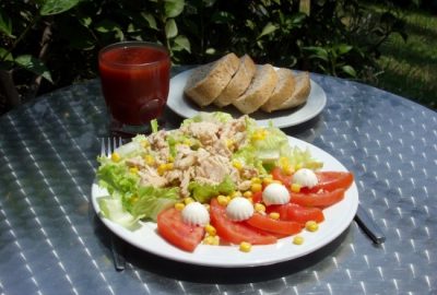 Salatka z tunczyka e1319635669485