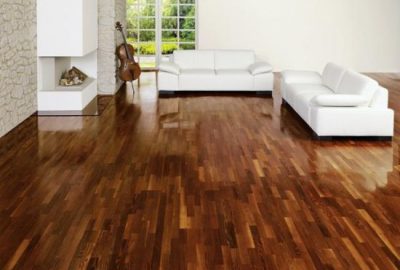 Ciesz się dłużej lśniącą drewnianą podłogą z lakierem firmy Dulux