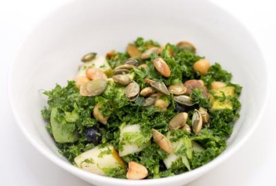 salatka z jarmuzem
