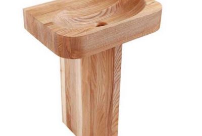 drewniane postumenty