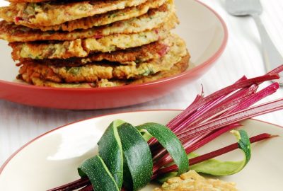 Cukiniowe placuszki z botwiną i żółtym serem