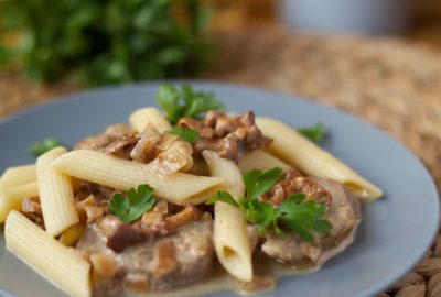 Penne z kurczakiem i grzybami w śmietanie 1