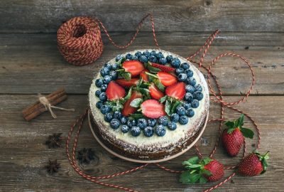 Tort z kremem kokosowym