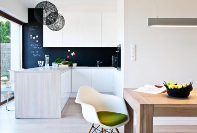 wyspa kuchenna w malym mieszkaniu 1